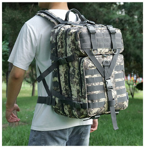 Sac à dos tactique de randonnée et d'escalade en plein air personnalisé, imperméable, 45L, avec système Molle, pour la gym - Product Image 3