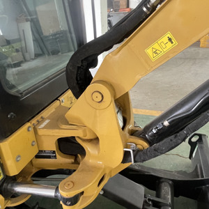 Mini-excavatrice CAT 303 de 1,2 tonne, hydraulique, sur chenilles, compacte, pour travaux de construction, avec godet de terrassement - Product Image 4