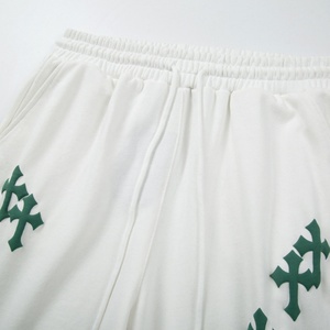 Shorts pour hommes en coton d'été de style hip-hop personnalisés en gros, imprimé court et bouffant, décoration en forme de V avec cordons, taille plus - Product Image 3
