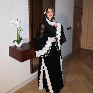 OEM/ODM Set di Tre Pezzi Abaya Dubai alla Moda per Donne Musulmane, Vestito in Velluto, <span class=keywords><strong>Kimono</strong></span> Abaya Aperto, Set Hijab, Cardigan Modesto con Pizzo - Product Image 1