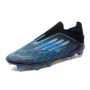 Nuevas zapatillas de entrenamiento transfronterizas para parejas, zapatillas de fútbol juveniles de moda con tacos largos y de caña baja para hombre y mujer, directamente de fábrica. - Product Image 1