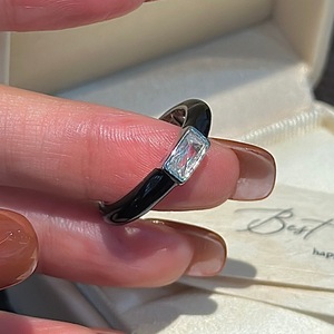 Anillo Abierto de Plata Pura S925 con Circonita Esmaltada, Diseño Minimalista Vintage, Esmalte, Nicho, Simple, Moderno, Incrustaciones con Baño de Oro de 18K - Product Image 4