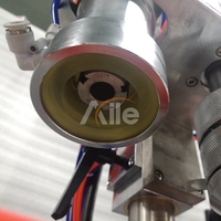 Machine de remplissage de gaz aérosol semi-automatique trois-en-un pour cartouches de réchaud au butane et bouteilles en étain/aluminium