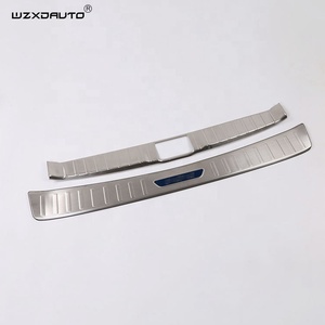 แผ่นตกแต่งภายนอกภายใน แผ่นกันรอยขอบประตู แผ่นกันรอยกันชนหลัง สแตนเลสสีดำ สำหรับ Pajero Sports ปี 2020 - Product Image 2