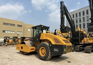 รถบดอัดดินและยางมะตอยมือสอง รุ่น XS203J ระบบไฮดรอลิกประหยัดพลังงาน ดรัมเรียบทนทานต่อการสึกหรอ ห้องโดยสารพาโนรามาพร้อมเครื่องปรับอากาศ - Product Image 6