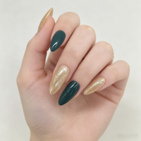 24 faux ongles en ABS à presser, forme amande moyenne, vert émeraude, dorés, avec paillettes ombrées pour les doigts