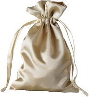 Sac de shopping en satin blanc avec cordon de serrage, impression de logo personnalisée, sac de rangement réutilisable en satin de soie de luxe pour lingerie