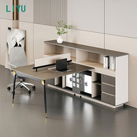 Poste de travail de bureau moderne à plan ouvert pour 3 personnes, bureau modulaire avec écrans d'intimité, armoire de classement mobile, mobilier commercial en bois