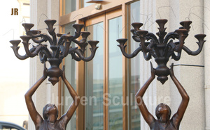 Lampe décorative de jardin en bronze, grande figurine de dame en métal bronze - Product Image 3