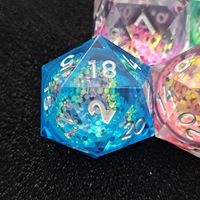 Dés à jouer individuels Cusdie D20 D&D, bords tranchants, intempéries en feuille de paillettes, 20 faces, 55 mm, faits à la main, pour jeux de rôle (Orange/SG)