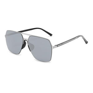 แว่นกันแดดโพลาไรซ์ไนลอนสำหรับผู้ชายรุ่นใหม่ UV400 กรอบสีดำ C2 คลาส 2 แว่นกันแดดสำหรับขับรถตกปลากลางแจ้งขี่จักรยาน - Product Image 1