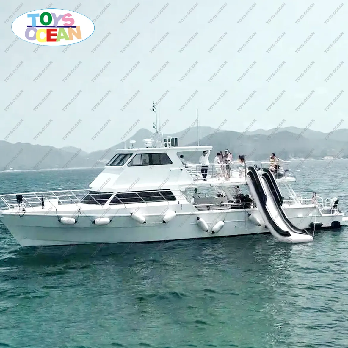 Envío gratuito aire sellado flotante de agua barco diapositiva inflable yate diapositiva para adultos en el mar