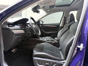 Skoda Octavia Premium 2020, Auto Usado, Volante a la Izquierda, 5 Asientos, Sedán, Autos de Gasolina de Alta Velocidad, Auto de <span class=keywords><strong>Segunda</strong></span> <span class=keywords><strong>Mano</strong></span> - Product Image 4