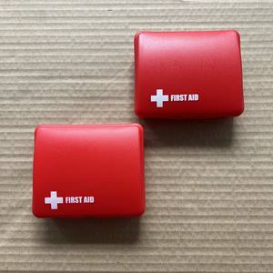 Precio barato OEM logotipo personalizado viaje y entrenamiento supervivencia al aire libre impermeable portátil colgante Mini caja de plástico botiquín de primeros auxilios - Product Image 3