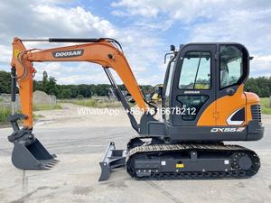 Mini-excavatrice sur chenilles d'occasion Doosan DX55 de marque coréenne d'origine, moteur Yanmar, puissance de creusement élevée, bon état - Product Image 2