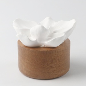Coffret cadeau <span class=keywords><strong>de</strong></span> luxe Base en bois Diffuseur d'arômes d'orchidées en céramique Pansement <span class=keywords><strong>parfum</strong></span>é Désodorisant aux huiles essentielles <span class=keywords><strong>Parfum</strong></span> d'intérieur - Product Image 4