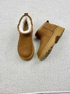 รองเท้าบูทหุ้มข้อแบบสั้นสำหรับผู้หญิง บุขนสัตว์ด้านใน หนังแท้ เหมาะสำหรับฤดูหนาว หิมะ ดีไซน์ทรงนางเงือก พื้นรองเท้าเสริมความสูง บุขนแกะให้อุ่น กันลื่น สวมใส่สบาย - Product Image 2