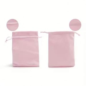 Sac cadeau rectangulaire portable en velours et flanelle fait main, personnalisé, avec cordon de serrage et logo sur mesure, pour la vente en gros Packbloom - Product Image 4