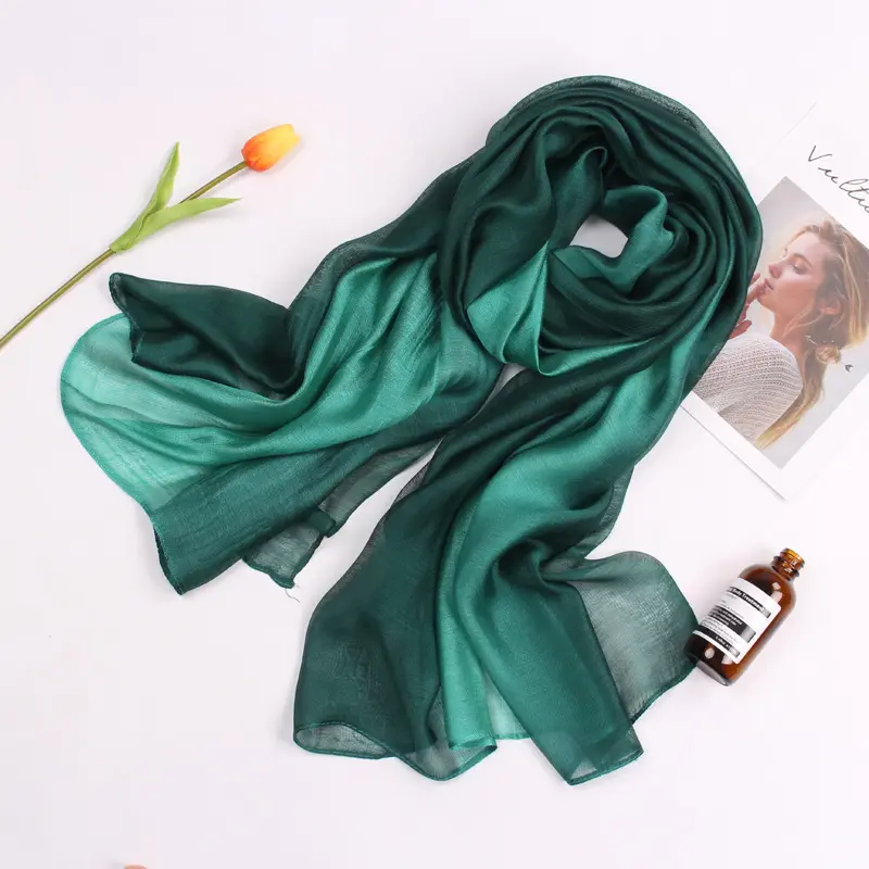 女性のための工場直販新しいオンブルカラーダークグリーンエレガントなシルクスカーフショール