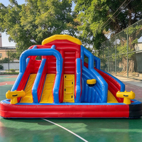 Château Gonflable Commercial Personnalisé OEM Multi-Toboggans avec Piscine à Jet d'Eau et Panier de Basketball en PVC de Qualité Professionnelle pour la Vente en Gros
