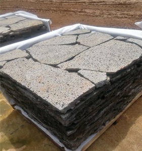 Piastrelle in <span class=keywords><strong>Pietra</strong></span> <span class=keywords><strong>Lavica</strong></span> Nera Naturale Basaltica Puka, Irregolari e Grezze per Pavimentazione - Product Image 3