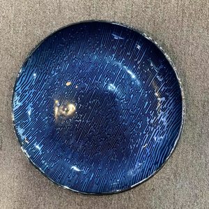 Nuevos Platos de Presentación de Lujo al por Mayor para Decoración de Mesa, de Vidrio Azul/Dorado con Borde Dorado para Bodas - Product Image 3