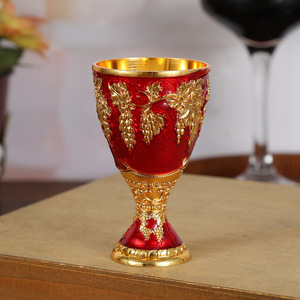 <span class=keywords><strong>Gravure</strong></span> <span class=keywords><strong>sur</strong></span> <span class=keywords><strong>verre</strong></span> de référence de ménage de petite taille de luxe de style européen fabriqué en gros gobelet en <span class=keywords><strong>verre</strong></span> à <span class=keywords><strong>vin</strong></span> blanc en métal - Product Image 6
