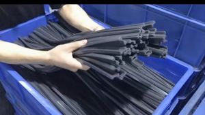 Pièces d'<span class=keywords><strong>auto</strong></span> en gros populaire universel <span class=keywords><strong>pas</strong></span> <span class=keywords><strong>cher</strong></span> <span class=keywords><strong>pare</strong></span>-<span class=keywords><strong>brise</strong></span> avec cadre en métal de vente chaude bon pour les recharges de <span class=keywords><strong>pare</strong></span>-<span class=keywords><strong>brise</strong></span> de voiture - Product Image 5