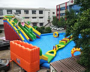 Super grande <span class=keywords><strong>piscina</strong></span> di acqua gonfiabile parco <span class=keywords><strong>piscina</strong></span> <span class=keywords><strong>con</strong></span> <span class=keywords><strong>scivolo</strong></span> e gli ostacoli di acqua di disegno del coccodrillo - Product Image 4