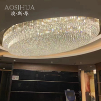 Lustre sur mesure contemporain blanc chaud pour hall d'hôtel, loft, villa, salon, escalier en forme de pétale – Design créatif et luxueux