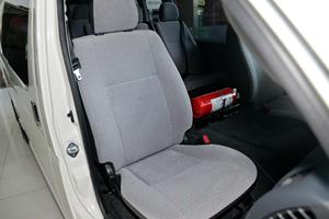 HiAce Usada 2020, Techo Alto, 9 Asientos, Volante a la Izquierda, Minibús de Pasajeros Hiace - Product Image 3