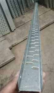 Bac à câbles perforé en acier inoxydable avec construction robuste résistante à la corrosion, conception durable pour une gestion sécurisée des câbles - Product Image 3