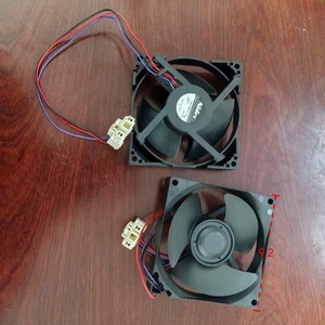 พัดลมแบบแกนหมุน 12 นิ้ว แบบลูกปืนสลีฟ 12V ใบพัดพลาสติกสีดำ สำหรับใช้ในบ้าน - Product Image 3