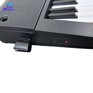 Teclado electrónico Yinyue de 61 teclas con altavoz incorporado, recargable y portátil para adolescentes - Product Image 1