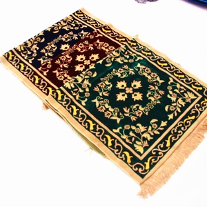 Alfombra de oración musulmana clásica con diseño floral n.° 1, similar a la lana, lavable y tejida, adecuada para picnics en casa y camping. - Product Image 1