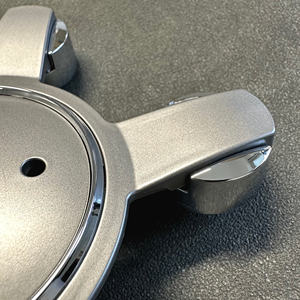 أغطية مركز العجلات عالية الجودة مقاس 135 ملم لسيارات أودي 8R0601165 4F0601165N، أغطية محور العجلات وأغطية الحواف - Product Image 2