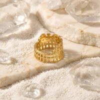 18K PVD Vergoldeter Edelstahl Kolosseum Ring Vintage Römische Arena Architektur Hohlring Breiter Bandring Modeschmuck Geschenk
