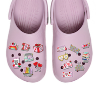 Charmes de chaussures en acrylique avec des mots mignons, vente en gros de décorations de chaussures, épingles pour chaussures sabots