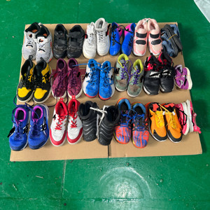 Zapatillas Deportivas de Marca Usadas para Niños, Transpirables, Estilo Baloncesto, Sintéticas, de Segunda Mano en Dubái - Product Image 5