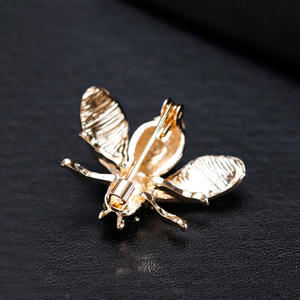 Broches en émail jaune en forme d'abeille, broches en diamant avec effet de goutte d'huile, broche mignonne en forme d'insecte abeille, corsage pour vêtements - Product Image 4