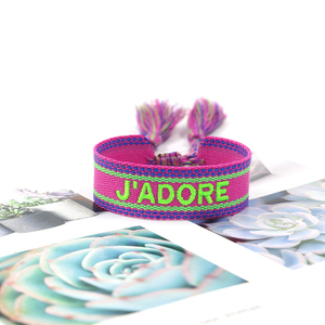 Bijoux de style ethnique Bracelet en tissu coloré avec message de bénédiction et broderie - Product Image 5