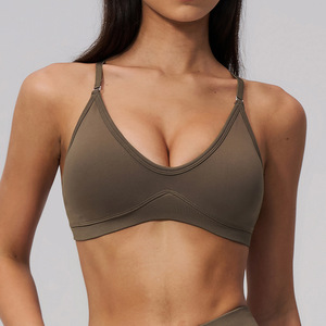 Reggiseno sportivo CNSHELL da donna 3-in-1 senza cuciture, con scollo all'americana, spalline incrociate regolabili, senza ferretto, <span class=keywords><strong>per</strong></span> yoga e uso quotidiano in palestra - Product Image 5