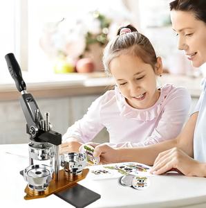 Máquina Giratoria <span class=keywords><strong>de</strong></span> 44mm y 58mm para Hacer Pines Personalizados, Automática/Manual, con Botones <span class=keywords><strong>de</strong></span> Acero, Plástico y Aluminio para la Familia - Product Image 3