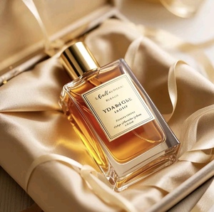 Étiquettes de parfum personnalisées en métal couleur or - Product Image 5