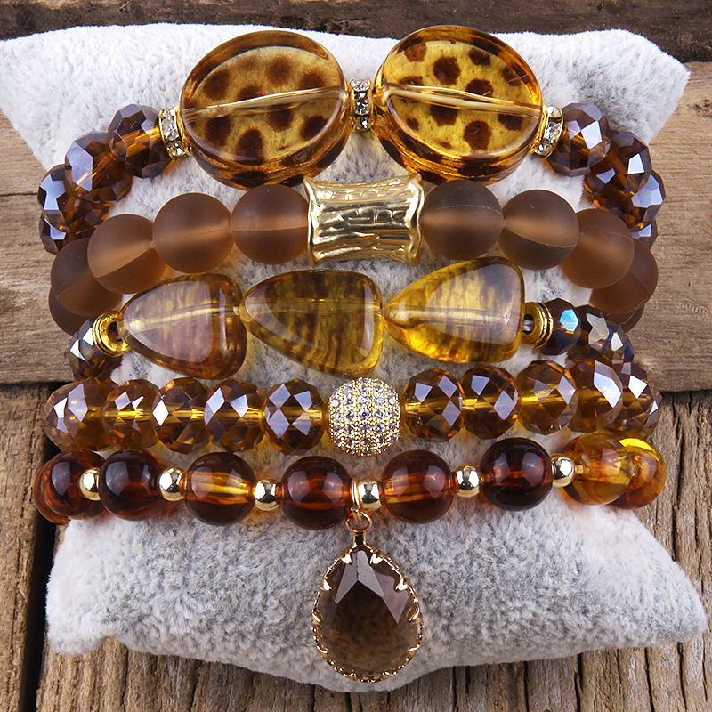 สีน้ำตาล