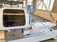 Scie à découper les fenêtres en aluminium à double tête CNC avec affichage numérique / Machine à découper l'aluminium à 45 et 90 degrés