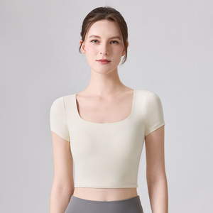 Haut de yoga respirant effet seconde peau avec soutien-gorge intégré, dos croisé papillon, coupe courte, manches courtes, séchage rapide, extensible, ajusté, pour l'entraînement - Product Image 4