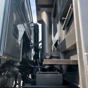 Camión Volquete Usado SINOTRUK HOWO de 430 HP, 10 Ruedas, 6x4, Volante a la Izquierda/Derecha, para Trabajos Pesados - Product Image 6