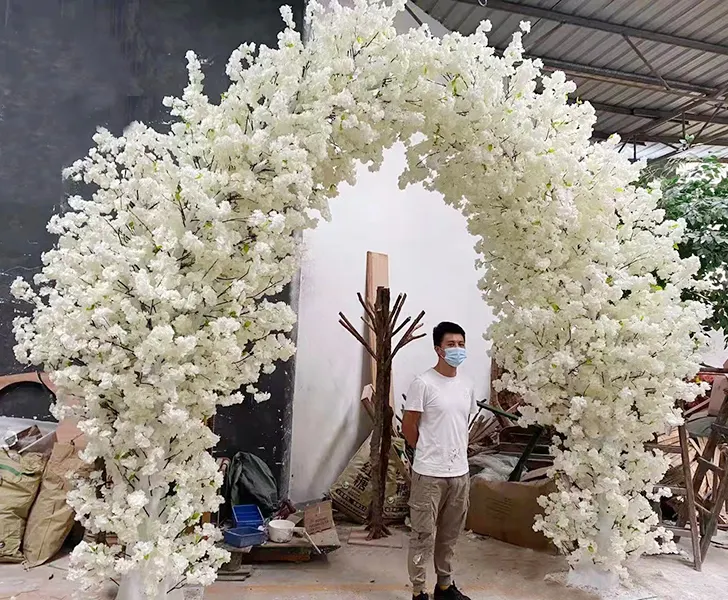 공급업체 도매 방수 플라스틱 나무 인공 꽃 벽 웨딩 장식
