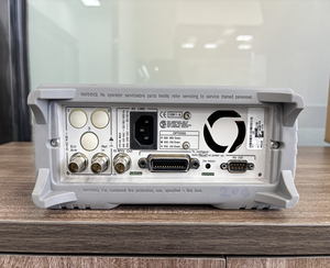 Compteur universel Keysight / 53131A, 225 MHz, 10 chiffres/secondes avec interface GPIB et diverses fonctions de stabilisation de base de temps - Product Image 3